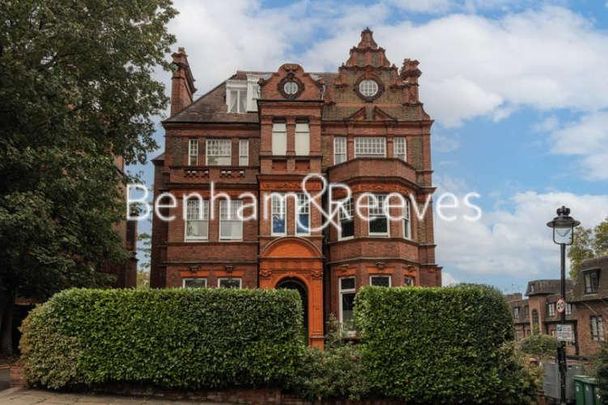 Lyndhurst Gardens, Hampstead, NW3 - Photo 1