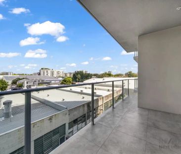 “Spacious One Bed, Stunning Urban Lifestyle in South Brisbane” - Photo 2
