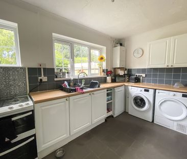 3 bedroom semi detached house to rent, - Photo 3