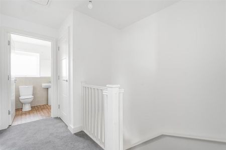 2 bedroom end of terrace house to rent - Photo 2