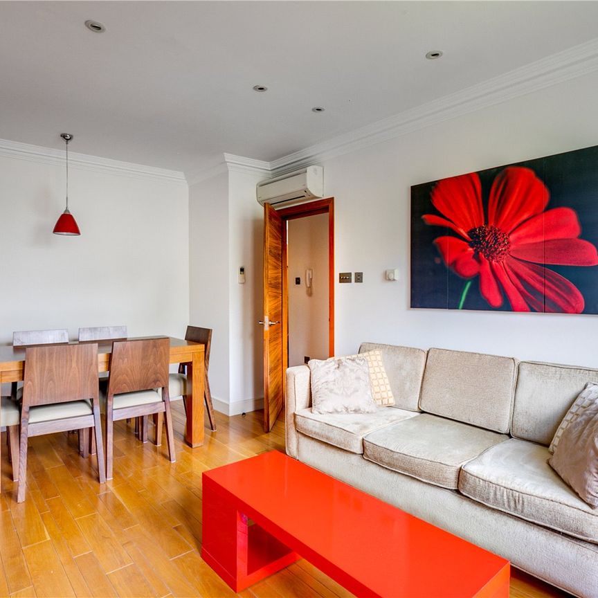 Cambridge Gardens, North Kensington, W10, London - Photo 1