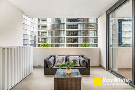 Modern 2 Bedroom Apartment in Wolli Creek - Photo 2