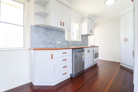 WELCOME TO 41 FLINDERS STREET - WHERE LIFESTYLE MEETS LOCATION! - Photo 4
