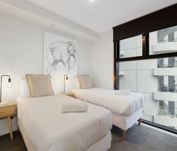 Modern furnished Mooloolaba Apartment with Panoramic Hinterland Views - Photo 5