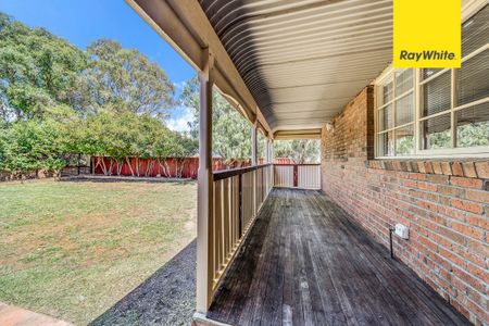 The Jerrabomberra Lifestyle- Fabulous Five Bedroom Home - Photo 4