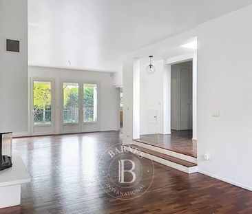 Tout savoir sur cette maison dans le quartier Plateau, à Fontenay-s... - Photo 2