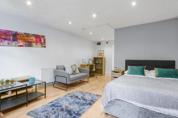 11 SPRING ROAD Leeds - LS6 1AD - Photo 1