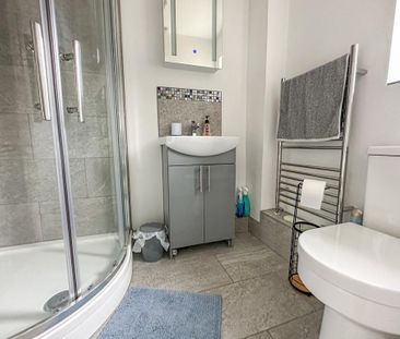 2 bedroom end of terrace house to rent - Photo 6