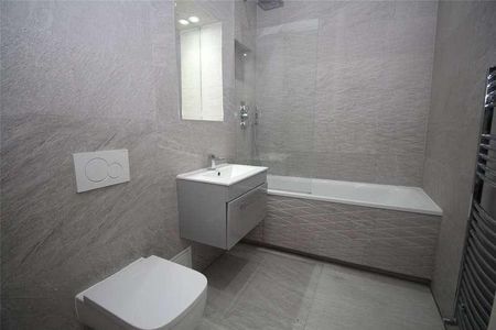 Raven Square, Alton, Hampshire, GU34 - Photo 4