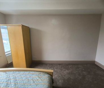 Room in a Shared House, Hornby Road, M32 - Photo 1