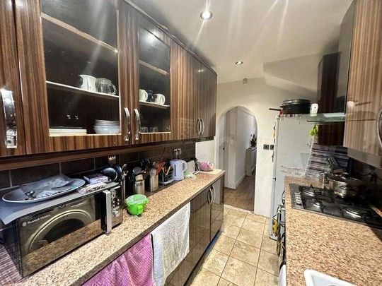 Leamington Crescent, Harrow, HA2 - Photo 1