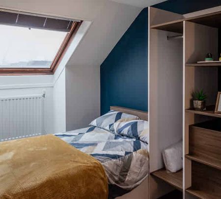 Five Bed Bronze - Photo 3