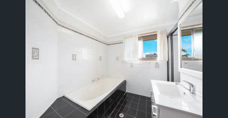 Cozy Granny Flat Retreat in Peaceful Location - Photo 5