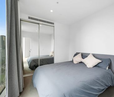 Spacious living with incredible views - Photo 5