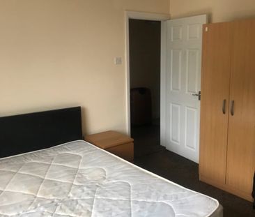 1 Bed Flat, Waller Avenue, LU4 - Photo 4