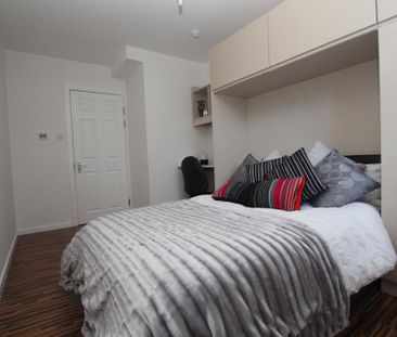 6 bedroom house to rent - Photo 2