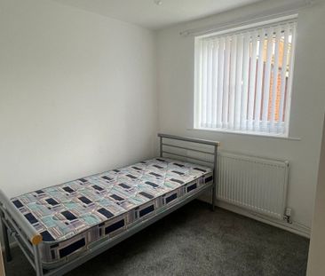 Warren Court - Photo 3