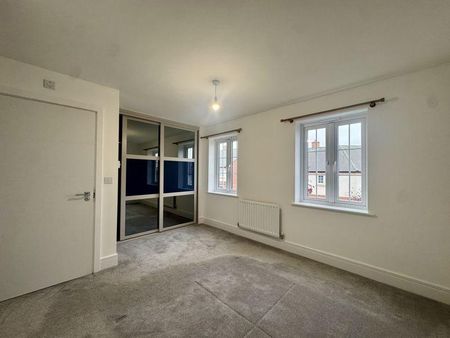 4 bedroom detached house to rent - Photo 4