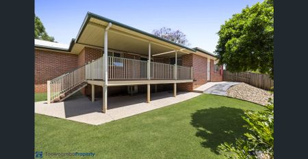 Beautifully Presented Family Home in Sought-After Middle Ridge - Photo 2