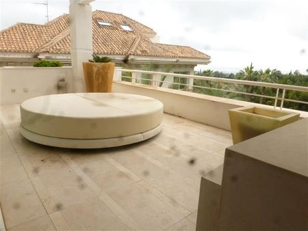 Apartment in The Golden Mile, Costa del Sol - Photo 4