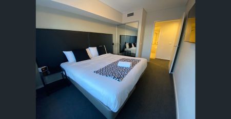 Mantra Southbank Residences-- 1 Bedroom 1 Bath Fully Furnished Apartment - BILLS INCLUDED! - Photo 4