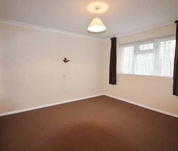 Florence Road, Feltham, Middlesex,TW13 - Photo 6