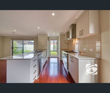 310 Casey Fields Boulevard, Cranbourne East, Vic 3977 - Photo 6