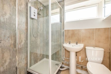 1 bedroom apartment to rent Bushfield Drive, Redhill, RH1 - Photo 4