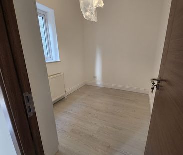 2 Bed Flat, The Avenue, SO17 - Photo 4