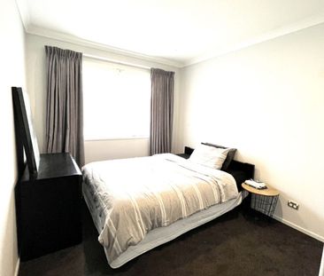 Wigram, 5 bedrooms - Photo 5