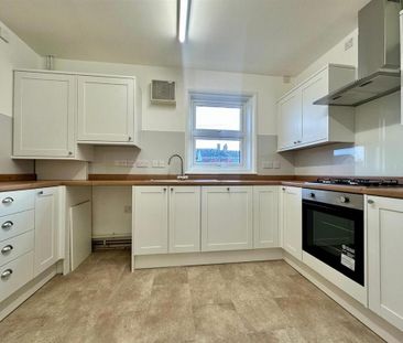 4 bedroom terraced house to rent - Photo 6