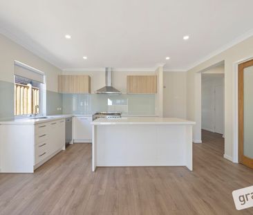 BRAND NEW 4 BEDROOM FAMILY HOME - Photo 2