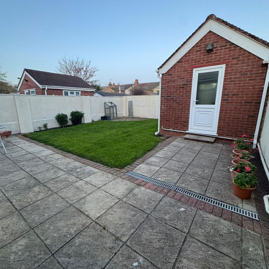 5 bedroom terraced house to rent - Photo 1