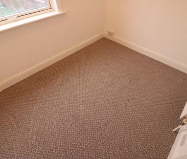 3 bedroom end of terrace house to rent - Photo 6