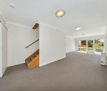 Spacious Living In The Heart Of Hackett - Photo 2