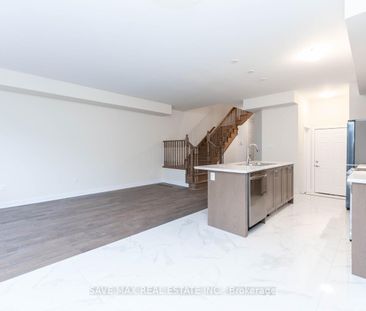 Detached Home For Lease | X8121830 - Photo 6