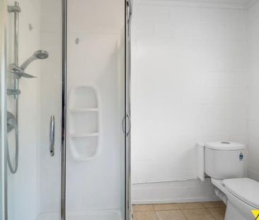 Sunny Retreat in a Peaceful New Lynn Cul-de-Sac - Photo 6