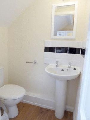 4 bedroom terraced house to rent - Photo 1