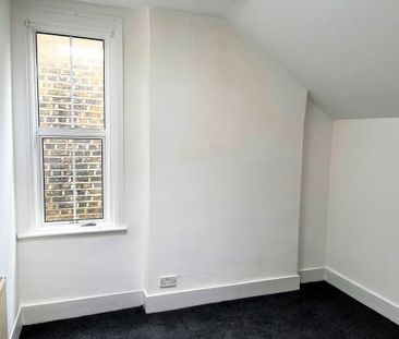 3 bedroom flat to rent - Photo 5