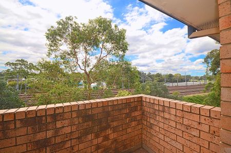 Renovated 2 Bedroom Unit!! - Photo 2