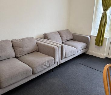 2 Bed Flat, London, IG2 - Photo 4