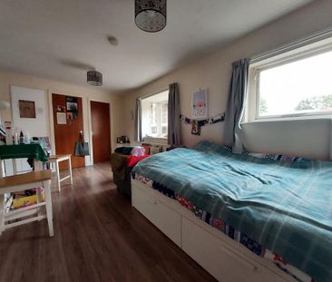 1 bedroom property to rent - Photo 2