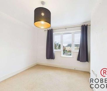 Coleridge Drive, Ruislip, HA4 - Photo 2