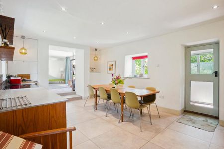 4 bedroom detached house to rent - Photo 5