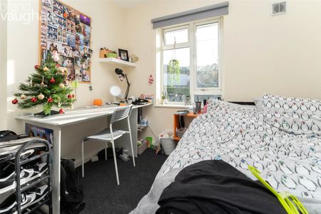 5 bedroom semi-detached house to rent - Photo 5