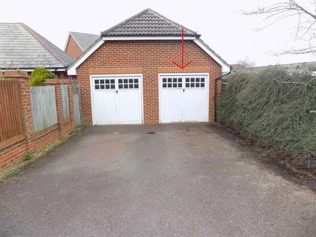 Chineham Close, Fleet, GU51 - Photo 2