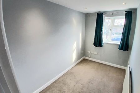 Broadwater Crescent - Photo 4