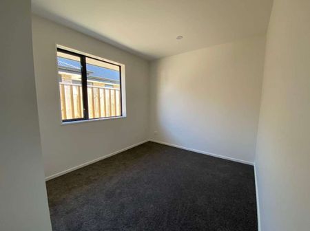 Three Bedroom Home - Photo 3