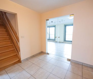 Ruim duplex appartement met terras en garage in centrum Zulte! - Foto 3