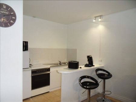Location Appartement 1 pièce 36m² LYON 2ème - Photo 2